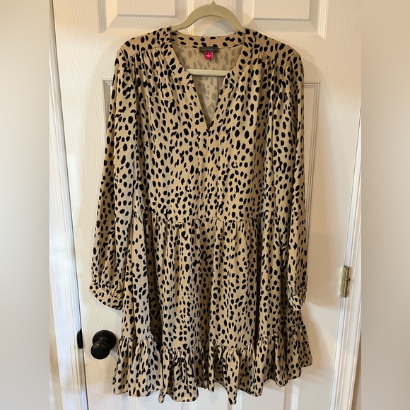 Vince Camuto Dresses & Skirts - Vince Camuto Leopard Print Dress